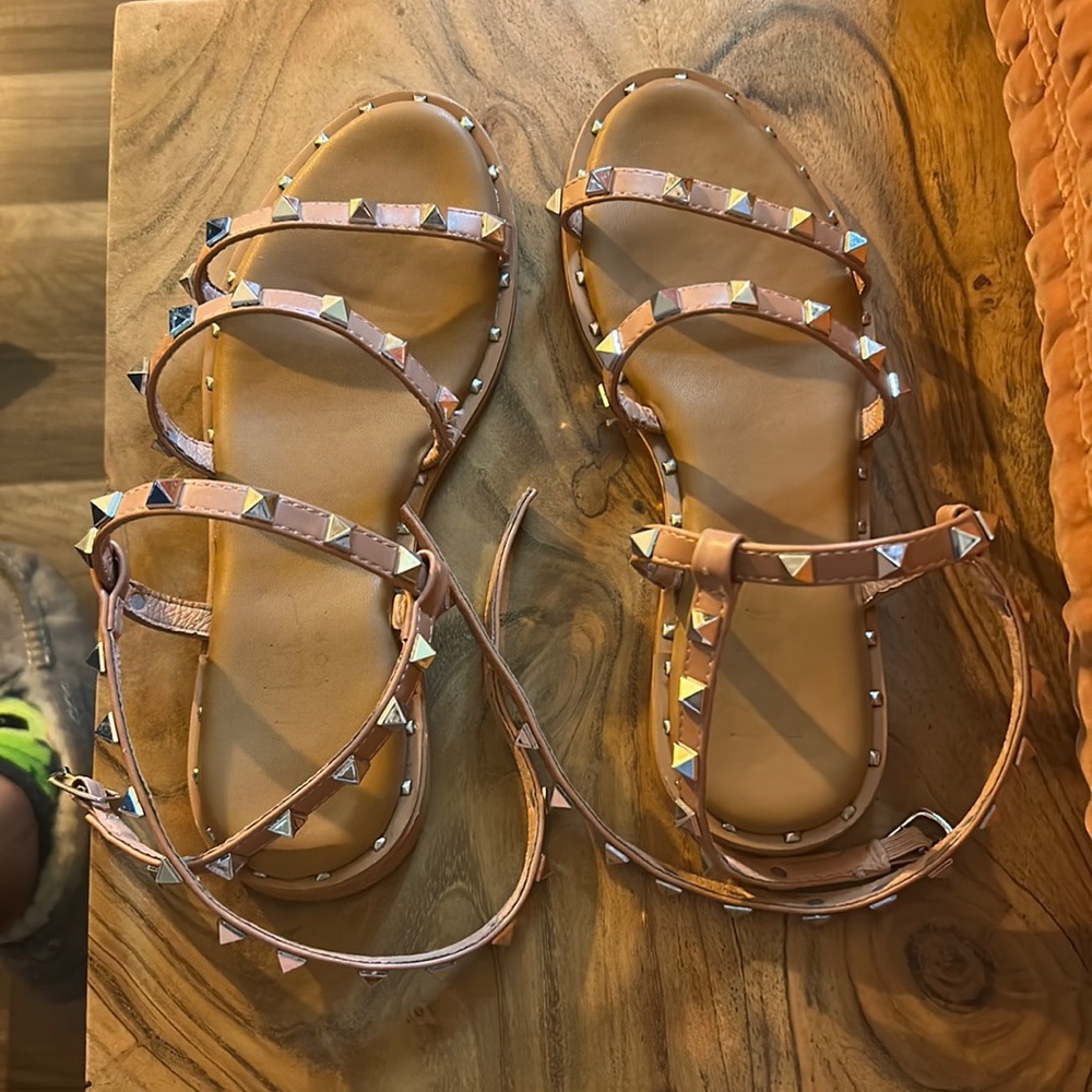 Nicole Miller sandals size 6. Worn a few times. Great shape!